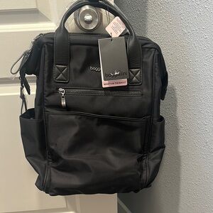 New Baggallini Black Backpack with Modern Design